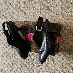 Gretta croco embossed peep toe booties. Size 8. Black